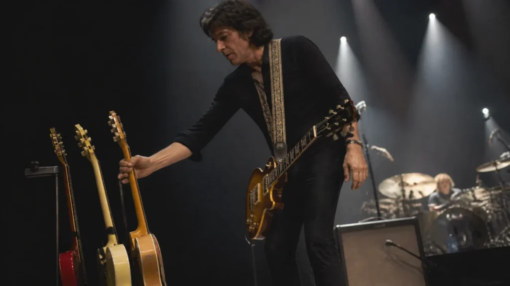 Pourquoi les musiciens changent-ils de guitare sur scène ?